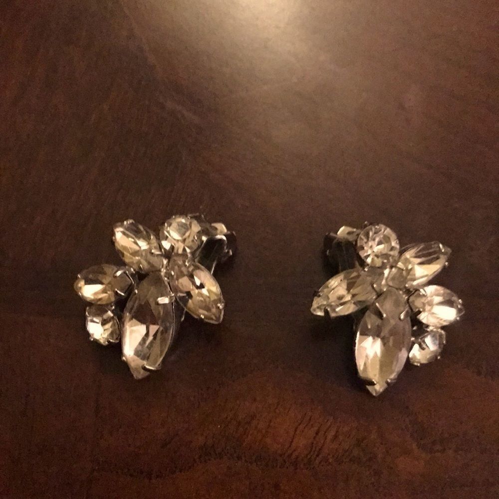 Vintage Weiss clip on crystal earrings